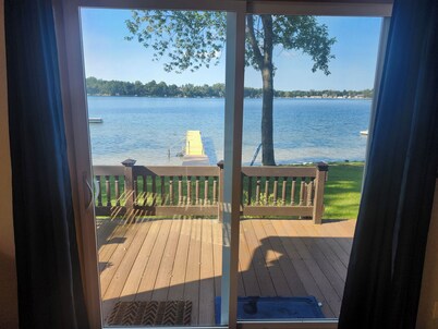Delightful 4-bedroom house in Wautoma on the waters edge of Silver Lake