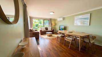 Comfort House, Multiple Beds, Non Smoking, Beach View | Interior