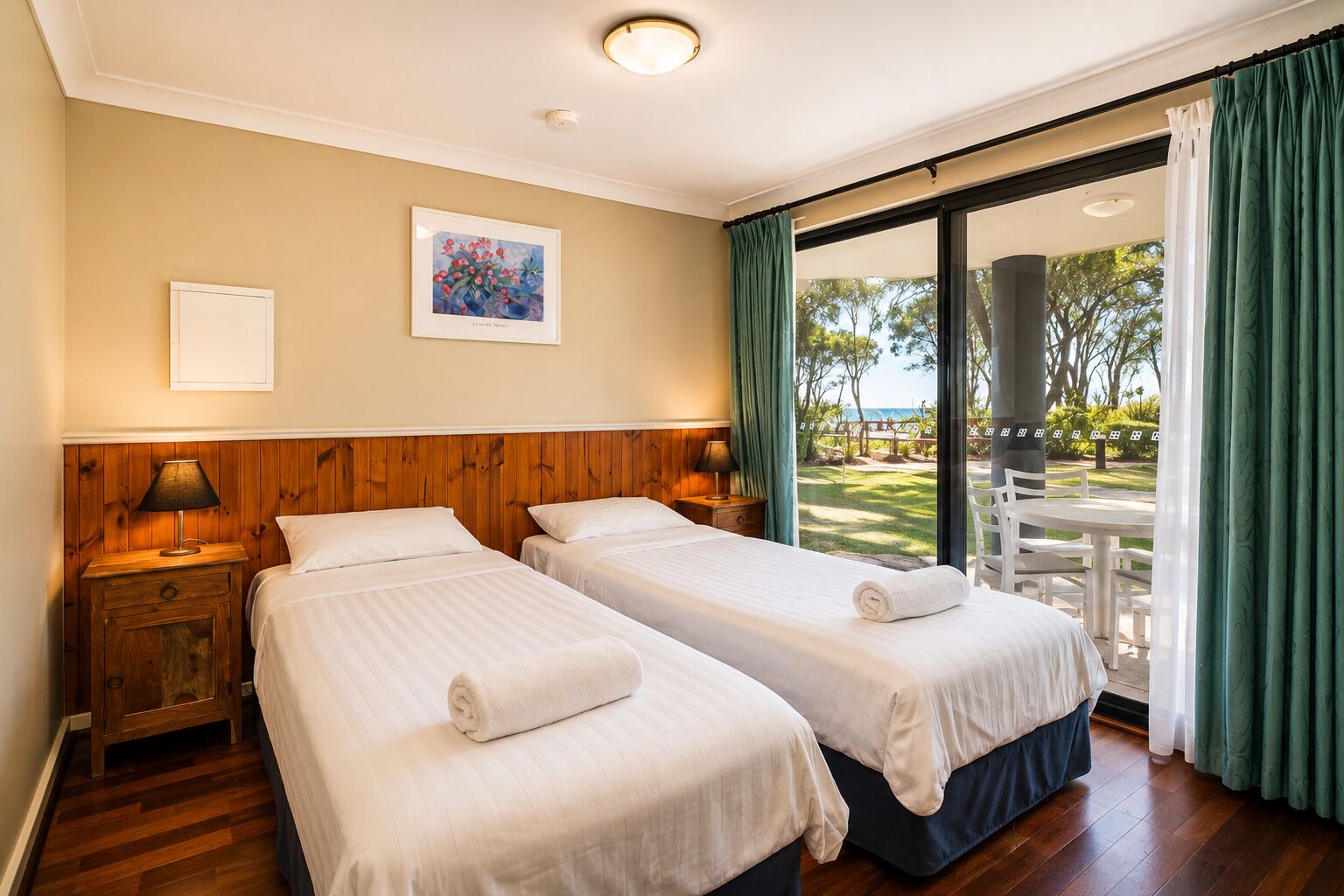Comfort House, Multiple Beds, Non Smoking, Beach View | 2 bedrooms, laptop workspace, free WiFi, bed sheets