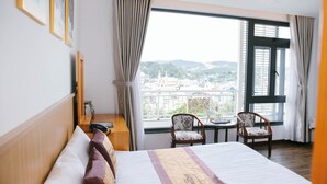 ห้องดีลักซ์ดับเบิล, วิวเมือง | เครื่องนอนระดับพรีเมียม, มินิบาร์, โต๊ะทำงาน, พื้นที่ทำงานแบบใช้แล็ปท็อป