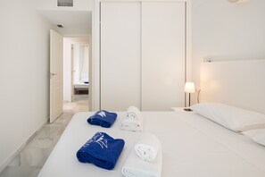 2 bedrooms, free WiFi, bed sheets - Sunset Beach Coloso by Alfresco Stays (Benalmádena)