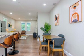 Dining - 4 Seasons of Winter in Tampa Heights - Unit 3 (Tampa)