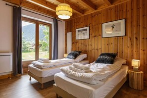 4 bedrooms, iron/ironing board, travel cot, free WiFi