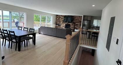 Cozy 3-bedroom house in peaceful Kenai with AC, WiFi