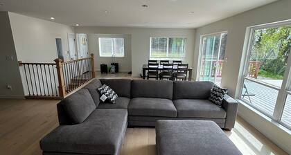 Cozy 3-bedroom house in peaceful Kenai with AC, WiFi