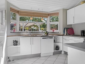 Fridge, microwave, dishwasher, cookware/dishes/utensils - "Neli" - 850m to the fjord by Interhome (Storvorde)