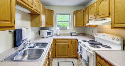 Convenient Dayton Condo w/ Grill: 4 Mi to Downtown