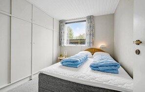 3 bedrooms, travel cot, free WiFi