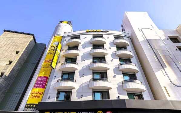 TV, Netflix, DVD player, pay movies - BRIGHTEN HOTEL (Jeonju)