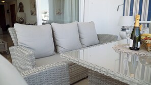 Outdoor dining - Superior Don Joaquin 2 bed Apt Benalmadena (Benalmádena)
