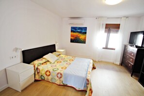 4 chambres, bureau, fer et planche à repasser, Wi-Fi