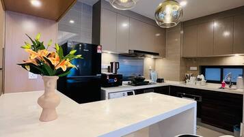 Design Studio | Private kitchen | Fridge, microwave, electric kettle, rice cooker