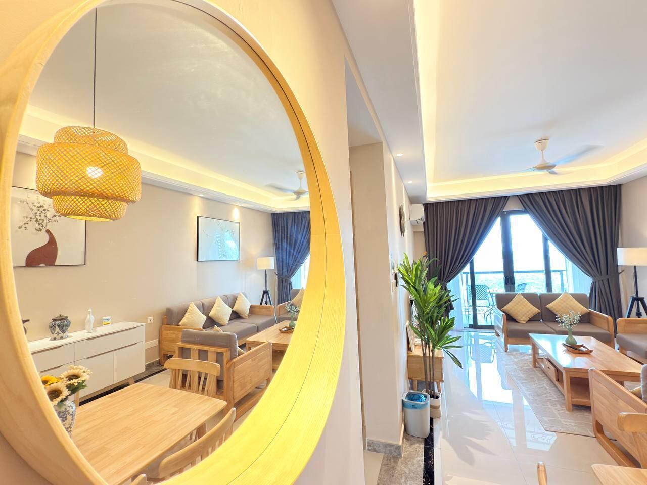 Deluxe Apartment | Living area | TV