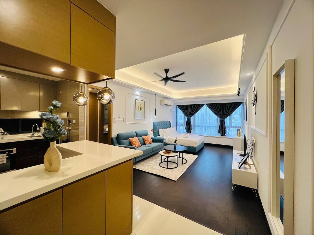 Superior Studio | Living area | TV