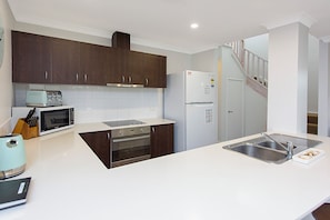 Casa Deluxe, letti multipli, non fumatori | Cucina privata | Frigorifero con congelatore, microonde, forno, piano cottura