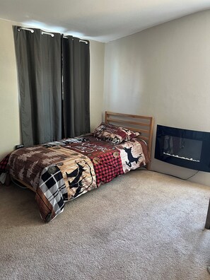 3 Schlafzimmer, Schreibtisch, Bügeleisen/Bügelbrett, WLAN