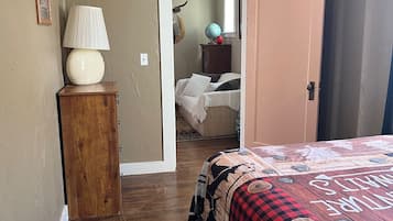 3 bedrooms, desk, iron/ironing board, WiFi