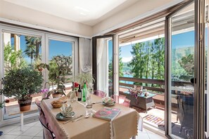 Dining - Apartment Graziella With Pool And View (Tresa)
