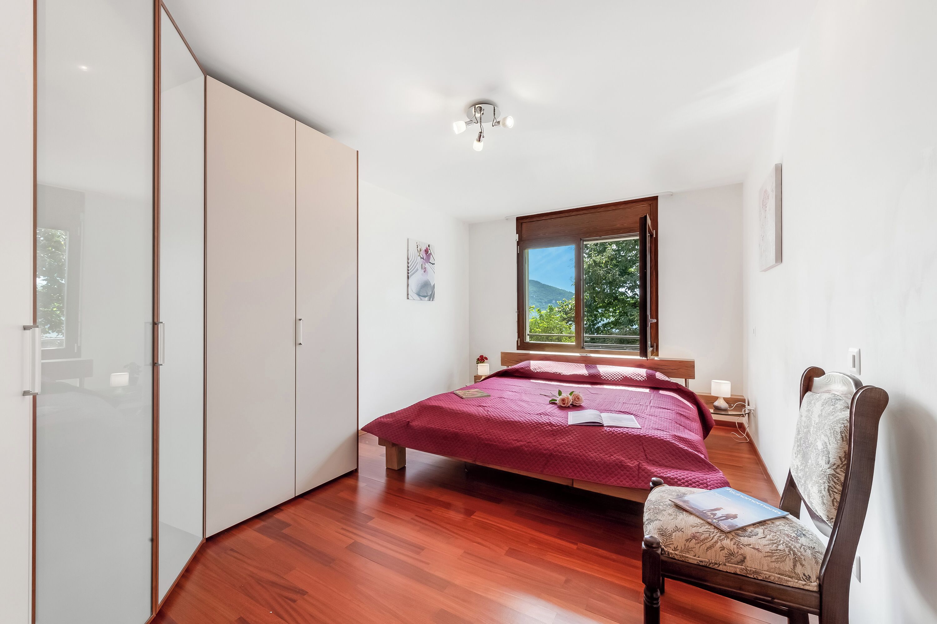 Departamento estándar, varias habitaciones, 2 baños (Vernate Lugano Lake Sweet View) | 2 habitaciones, tabla de planchar con plancha, wifi y ropa de cama 