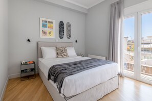 2 bedrooms, iron/ironing board, free WiFi, bed sheets - Stunning Acropolis View 2BR Apartment (Athina)