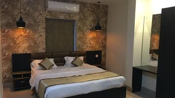 Premium Double Room, Multiple Beds, City View | Soundproofing, free WiFi, bed sheets