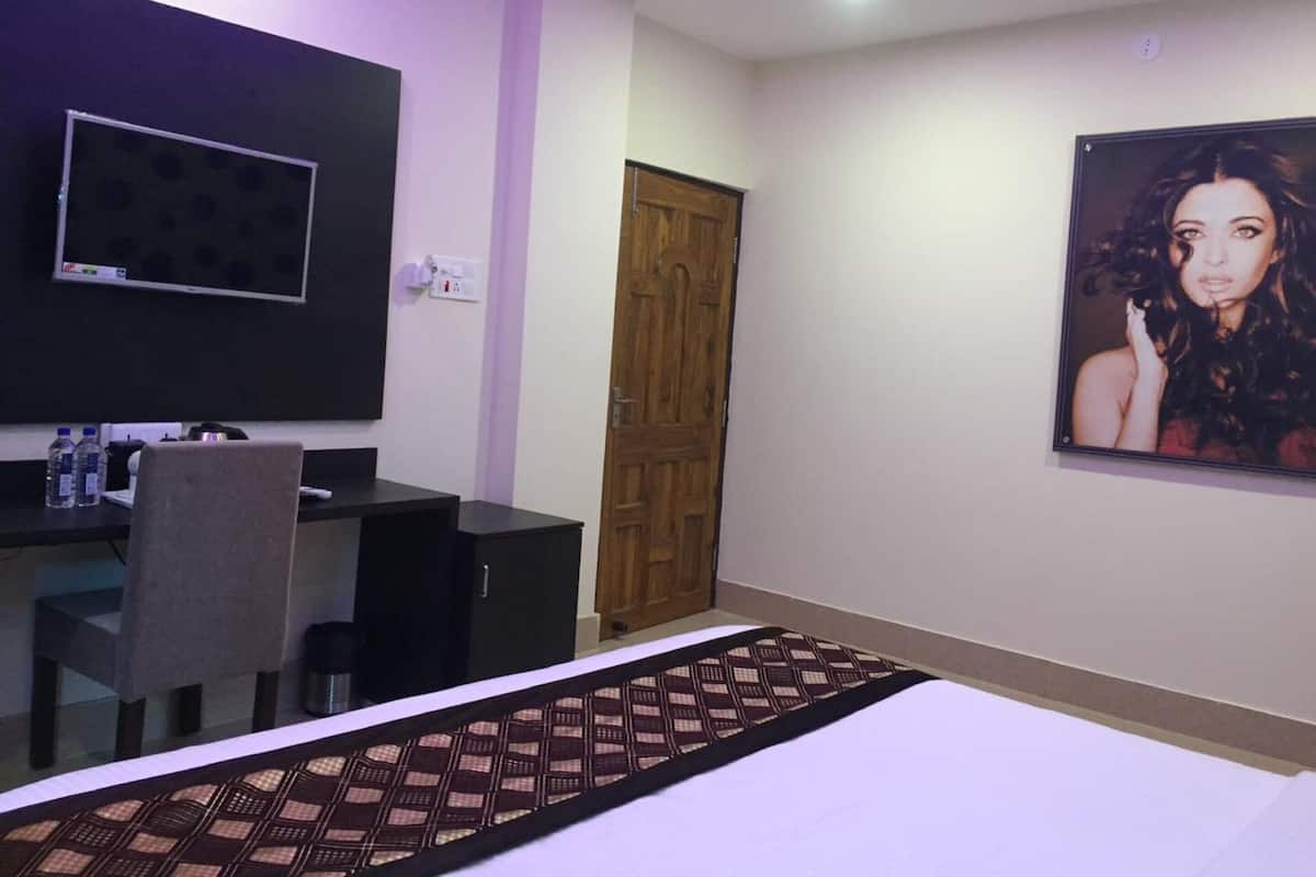 Premium Double Room, Multiple Beds, City View | Soundproofing, free WiFi, bed sheets