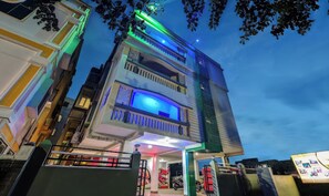 Fachada del alojamiento - Noche