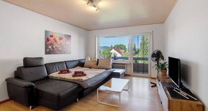 Ferienwohnung 'Lieblingsplatz' mit Bergblick und Balkon