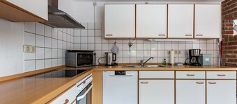 Apartment 'Ferienhaus Alter Deich' with Private Terrace, Private Garden and Wi-Fi