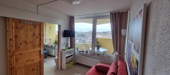 Ferienwohnung 'Traumblick' mit Bergblick, Balkon und Wi-Fi