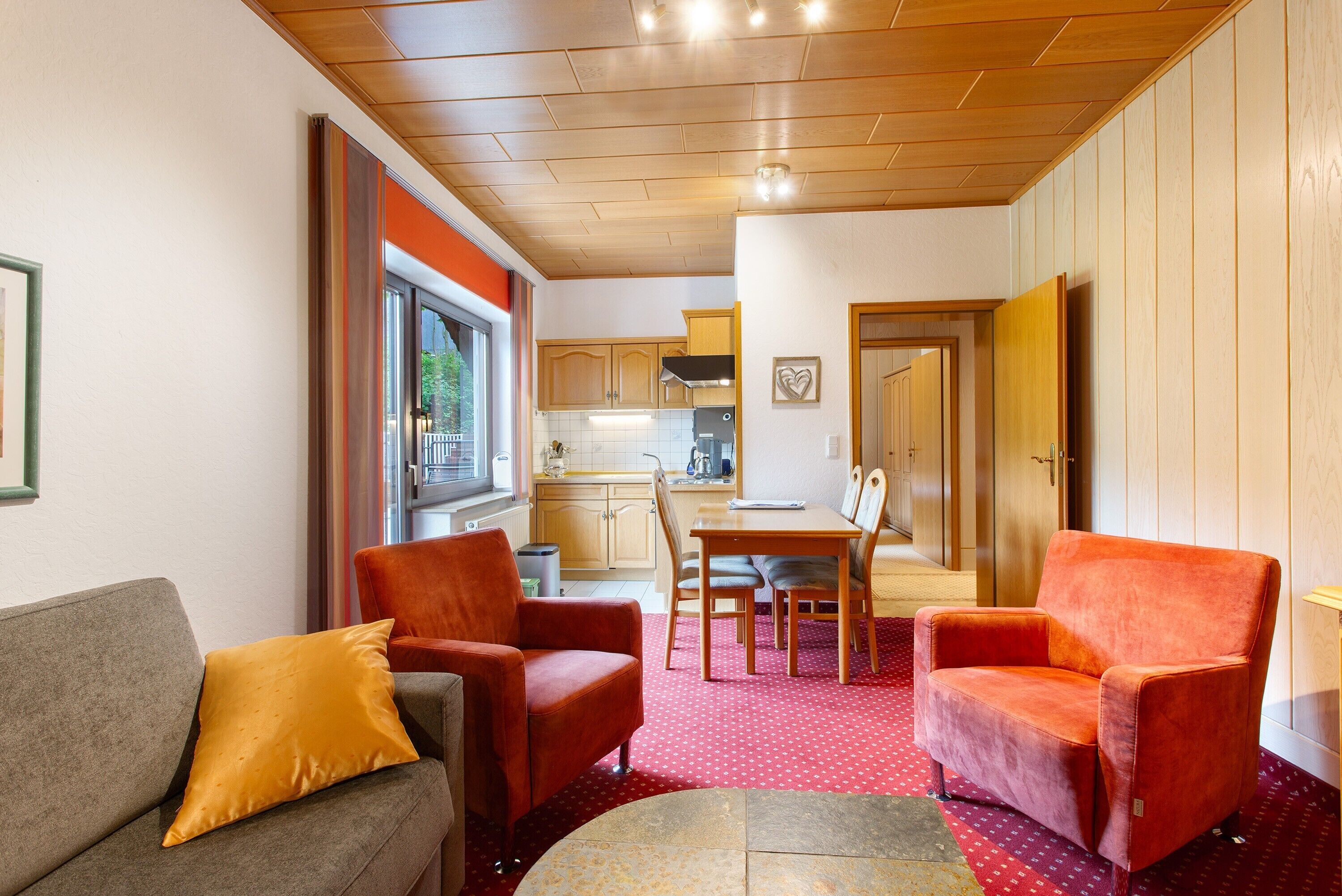 Haus Schönblick - Ferienwohnung 8 Mit Bergblick, Balkon Und Wi-fi - Brilon