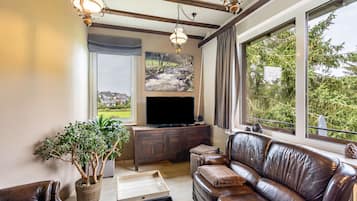 Fernseher, DVD-Player, Stereoanlage