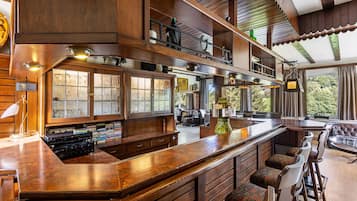 Bar (in der Unterkunft)