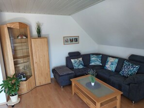 TV - Apartment 'Lipperland' with Balcony and Wi-Fi (Detmold)