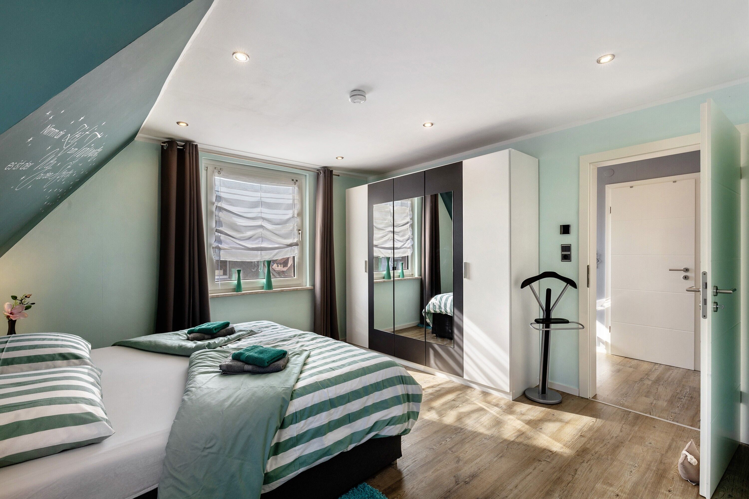 3 chambres, fer et planche à repasser, Wi-Fi gratuit, draps fournis