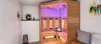 Holiday Home 'Bella Vita' with Sauna, Private Terrace and Garden