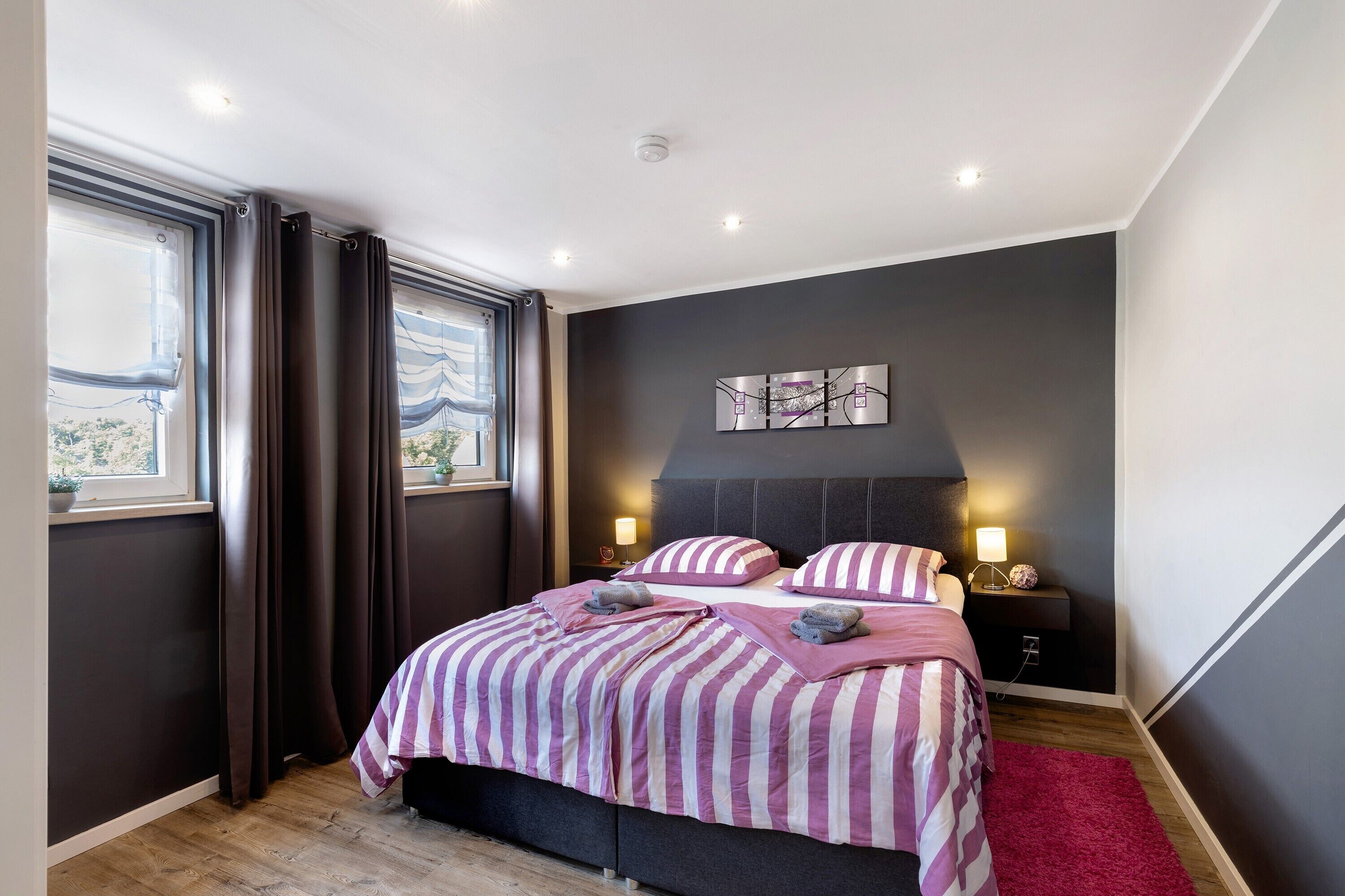 3 bedrooms, iron/ironing board, free WiFi, bed sheets