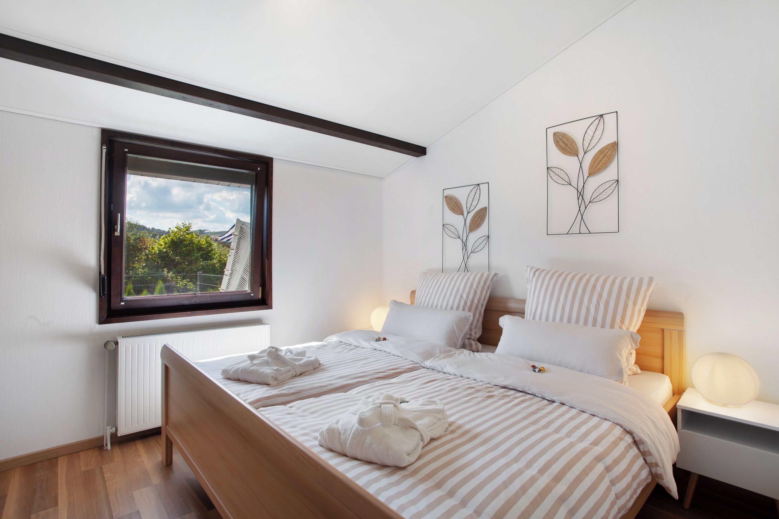 2 chambres, fer et planche à repasser, Wi-Fi gratuit, draps fournis