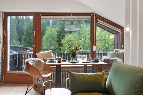 Einzimmerapartment "Schönwald-Nest" mit Waldblick, Pool, Balkon und Wi-Fi