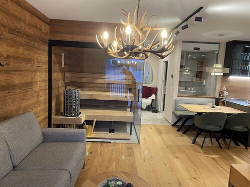 Ferienwohnung 'Tauplitzrausch Lodge' mit Bergblick, Gemeinschaftsgarten und Wi-Fi