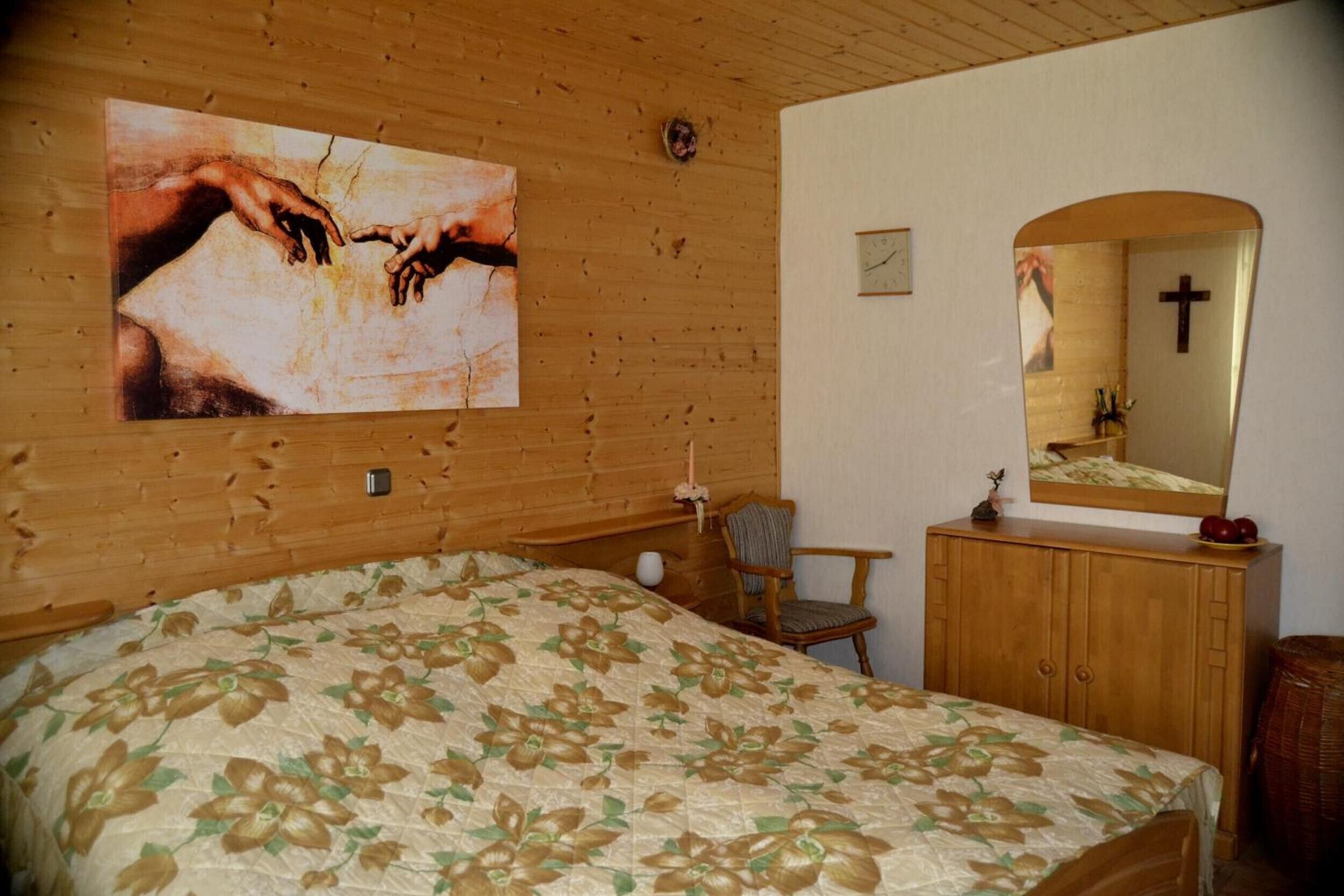 1 habitación, tabla de planchar con plancha, wifi gratis y ropa de cama 