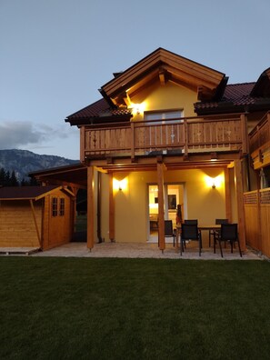 Exterior - Holiday Home 'Ferienhaus Seltschach 193' with Mountain View, Private Terrace & Washing Machine (Arnoldstein)