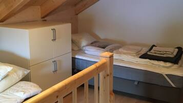 3 bedrooms, iron/ironing board, free WiFi, bed sheets