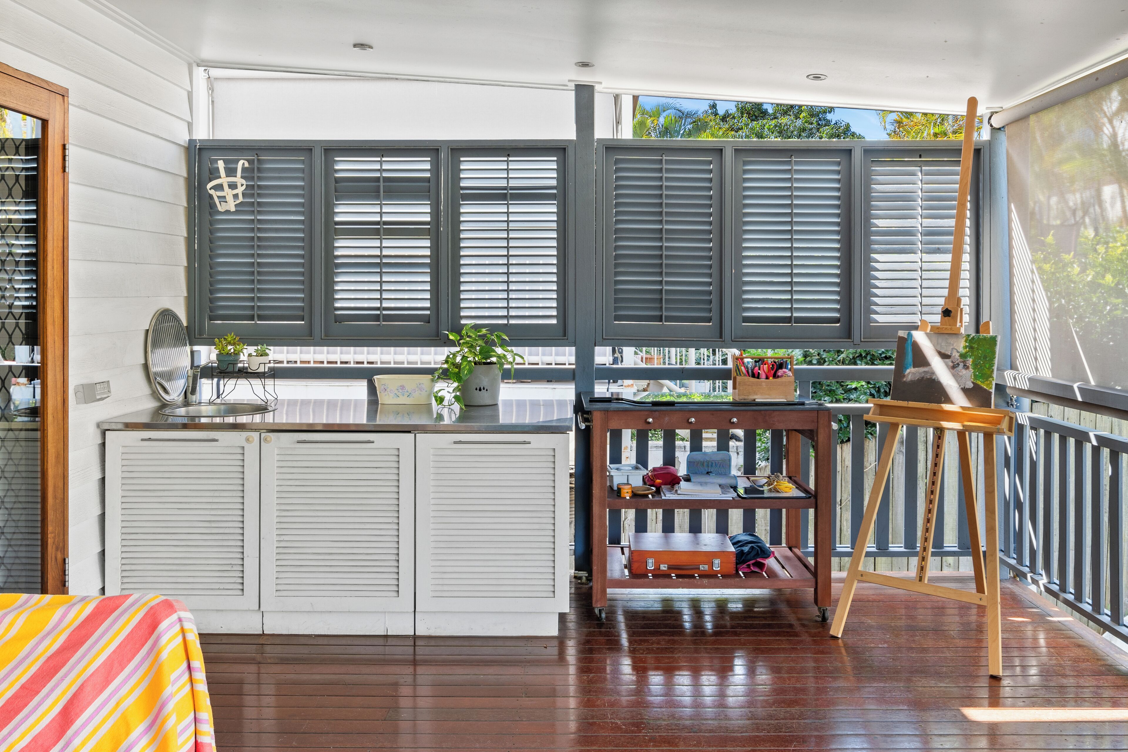 5 bedrooms, desk, iron/ironing board, WiFi