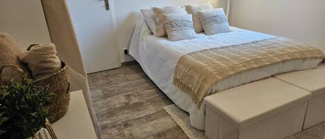 4 chambres, fer et planche Ă repasser, Wi-Fi, draps fournis