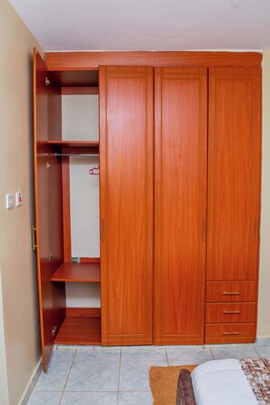 2 bedrooms, WiFi, bed sheets - A&B Cozy 2 bedroom in Kitale fully furnished (Kitale)