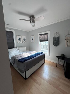 3 chambres, coffres-forts dans les chambres, bureau