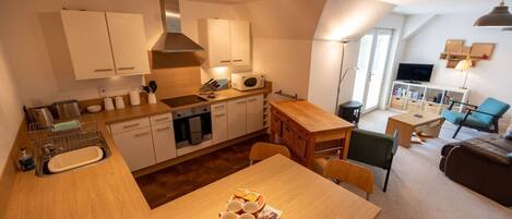 Refrigerador, microondas, horno, lavavajillas