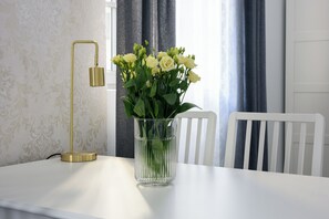 Apartment | In-room dining - Native Apartments Smoleńsk 33 (Kraków)