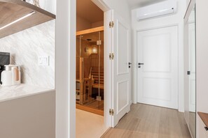 Apartment Sauna | 1 bedroom, iron/ironing board, free WiFi, bed sheets - Native Apartments Smoleńsk 33 (Kraków)